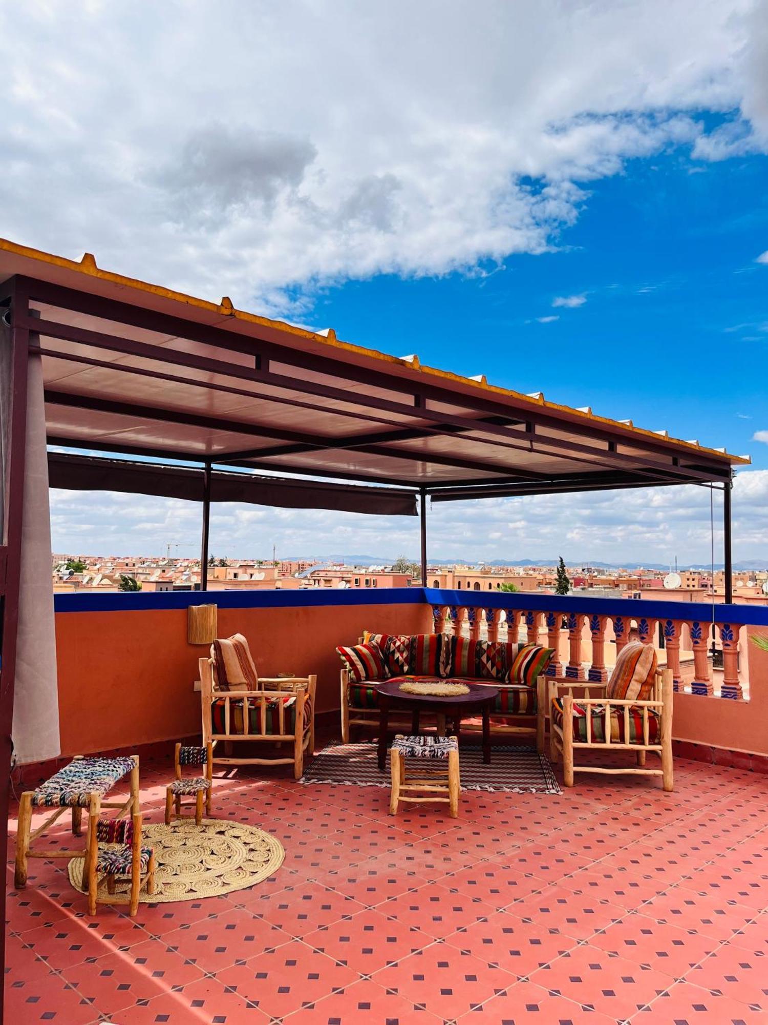 Apartment With Ac, Patio And Rooftop Appartement Climatise Avec Patio Et Toit Terrasse Маракеш Екстериор снимка