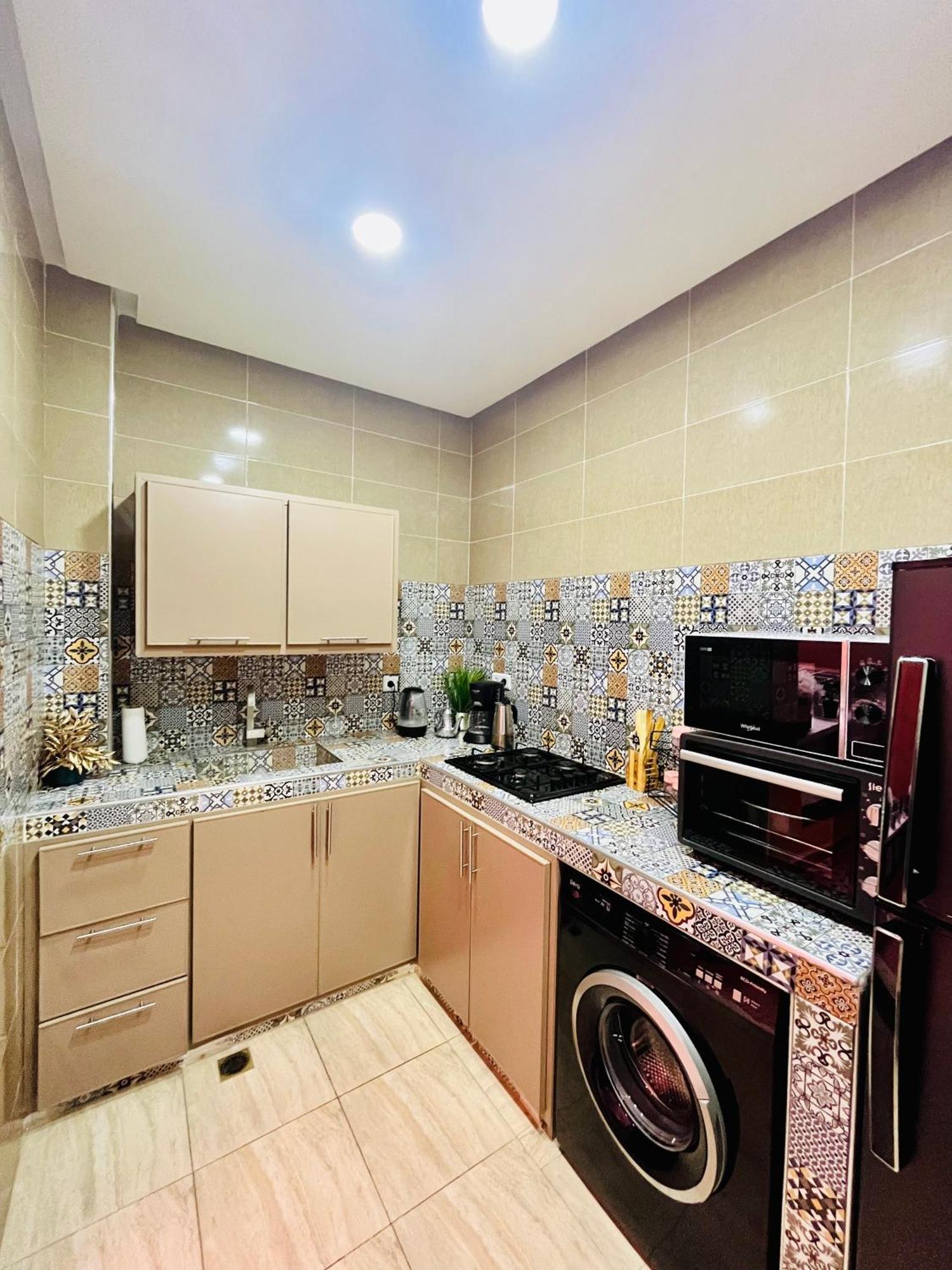 Apartment With Ac, Patio And Rooftop Appartement Climatise Avec Patio Et Toit Terrasse Маракеш Екстериор снимка